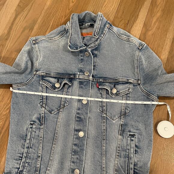 Vintage Levi's Jean Jacket. Size Small - Picture 8 of 8